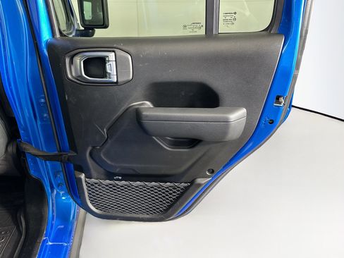 Used 2023 Jeep Wrangler Unlimited AWD/4WD image 27