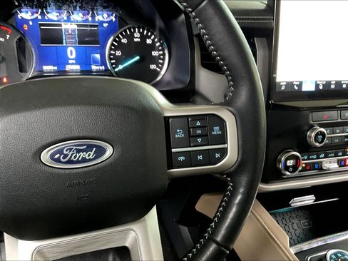 Used 2022 Ford Expedition XLT AWD/4WD image 12