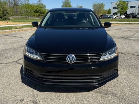 Used 2017 Volkswagen Jetta S w/ Jetta S Cold Weather Package FWD image 2