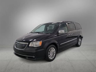 Used 2016 Chrysler Town & Country Touring-L image 1
