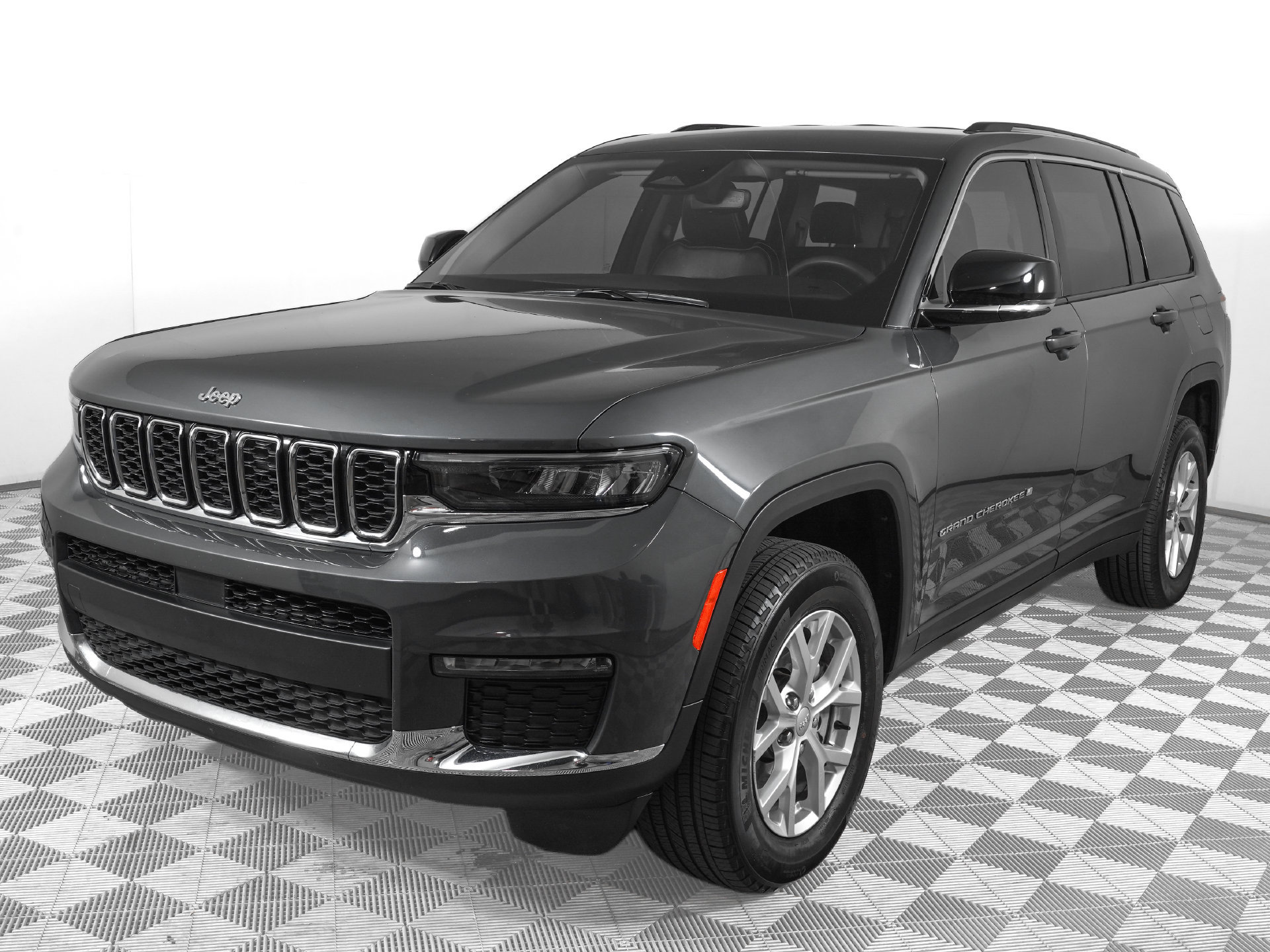 Used 2023 Jeep Grand Cherokee L Limited AWD/4WD image 8