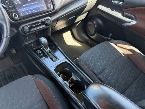 Used 2024 Nissan Kicks SR image 29