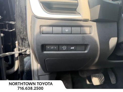 Used 2024 Nissan Rogue SV AWD/4WD image 24