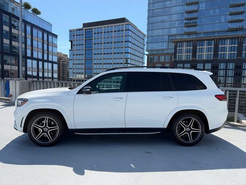 Used 2022 Mercedes-Benz GLS 450 4MATIC image 2