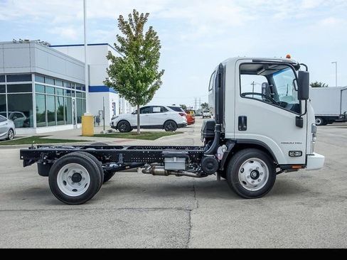 New 2025 Chevrolet Low Cab Forward image 2
