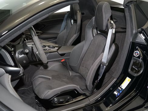 Used 2026 Chevrolet Corvette Z06 w/ Stealth Interior Trim Package RWD image 10