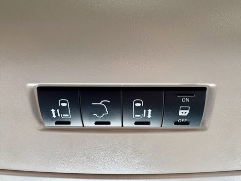 Used 2015 Dodge Grand Caravan SXT w/ UConnect Hands-Free Group image 33