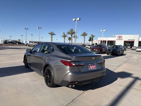 Used 2025 Toyota Camry SE image 7
