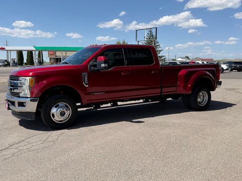 Used 2017 Ford F350 Lariat w/ Lariat Value Package AWD/4WD image 10
