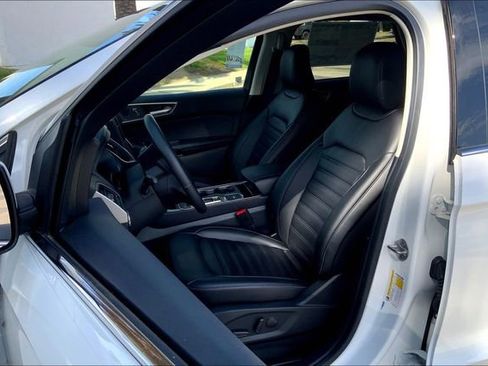 New 2023 Ford Edge SEL w/ Convenience Package image 9