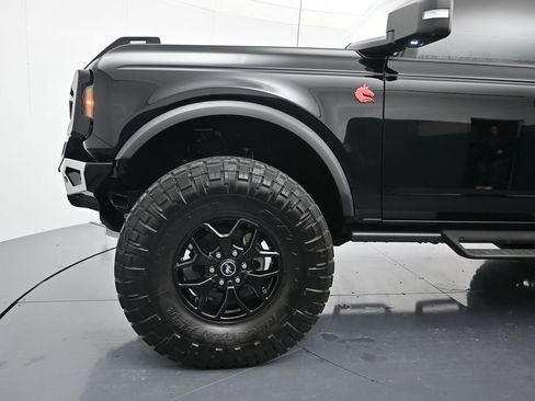 Used 2024 Ford Bronco Badlands image 9