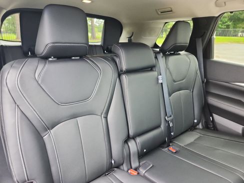 Used 2023 INFINITI QX60 Sensory w/ Vision Package FWD image 9