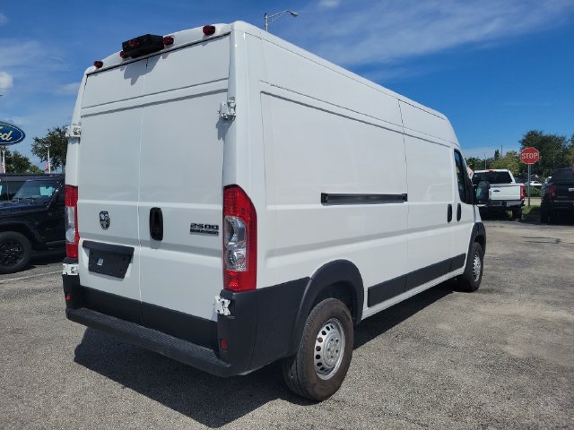 Used 2025 RAM ProMaster 2500 w/ Convenience Group FWD image 4