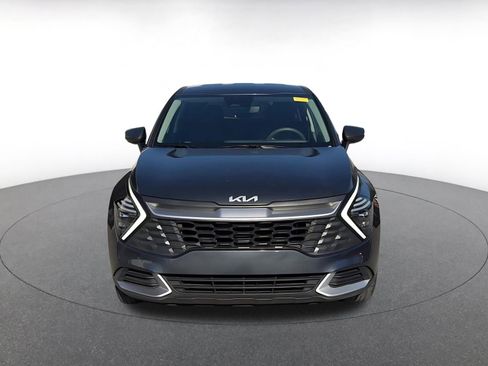 Used 2025 Kia Sportage LX image 3