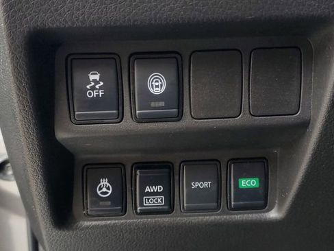 Used 2022 Nissan Rogue Sport SV image 18