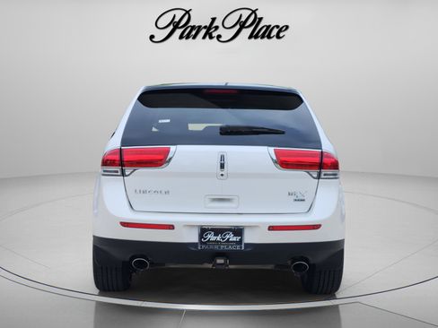 Used 2013 Lincoln MKX AWD image 4