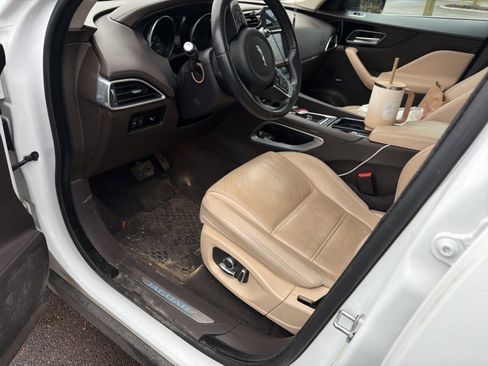 Used 2020 Jaguar F-PACE Prestige image 17