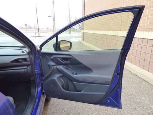 Used 2024 Subaru Crosstrek 2.0i Premium image 37