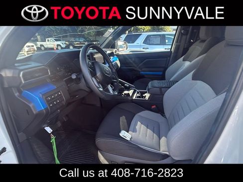 Used 2025 Toyota 4Runner TRD Off-Road AWD/4WD image 4