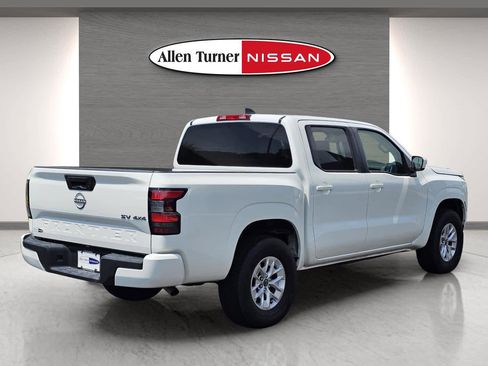 Used 2024 Nissan Frontier SV image 13