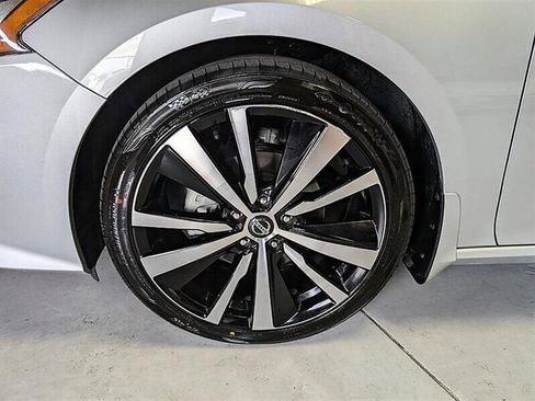 Used 2021 Nissan Altima 2.5 SR w/ SR Premium Package FWD image 15