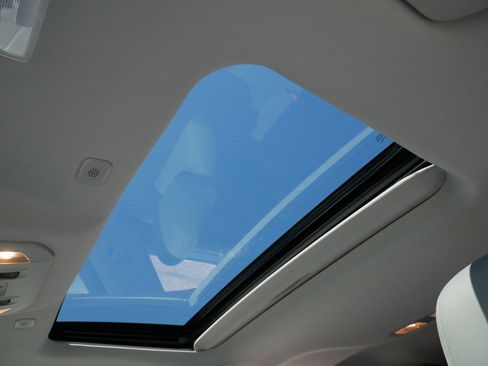 Certified 2026 Toyota Highlander XLE image 33