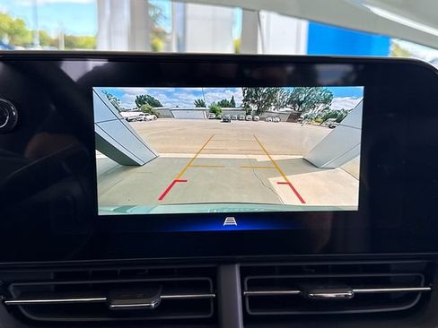 New 2026 Chevrolet Trax ACTIV w/ Sunroof Package FWD image 22