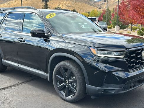Certified 2025 Honda Pilot Black Edition image 1