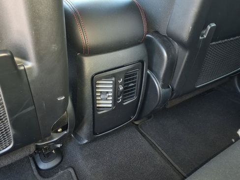 Used 2025 Dodge Durango GT RWD image 10