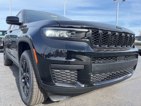 New 2025 Jeep Grand Cherokee L Altitude image 52