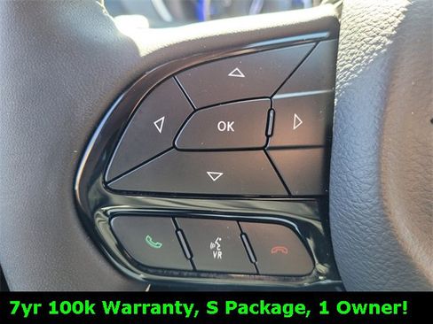 Used 2024 Chrysler Pacifica Limited w/ S Appearance Package image 28