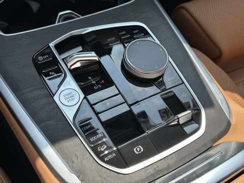 Certified 2025 BMW X7 xDrive40i w/ Premium Package AWD/4WD image 38