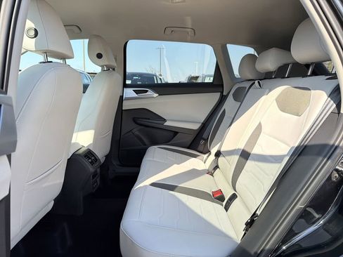 New 2026 Volkswagen Taos SE FWD image 14