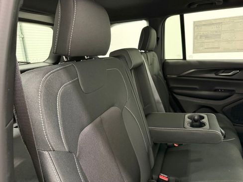 New 2025 Jeep Grand Cherokee Laredo X image 11