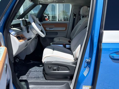 New 2025 Volkswagen ID. Buzz 1st Edition AWD/4WD image 9