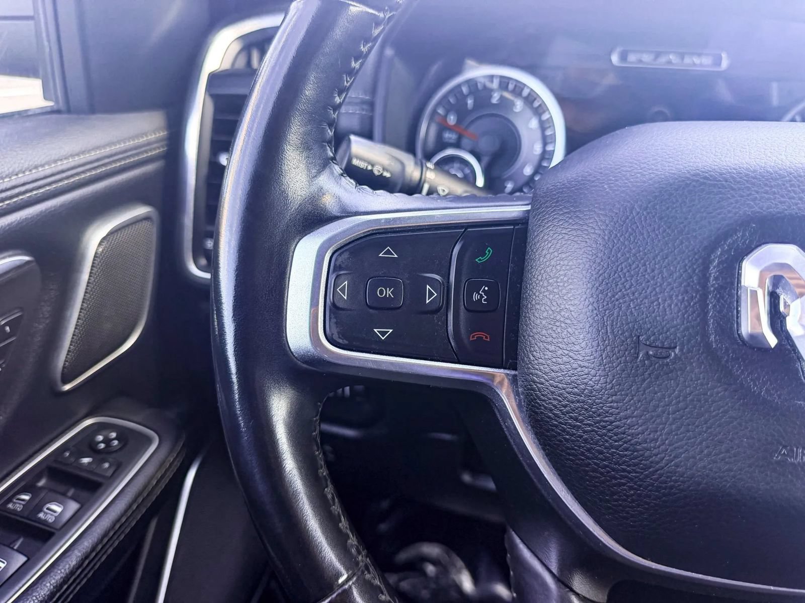 Used 2021 RAM 1500 Laramie AWD/4WD image 33