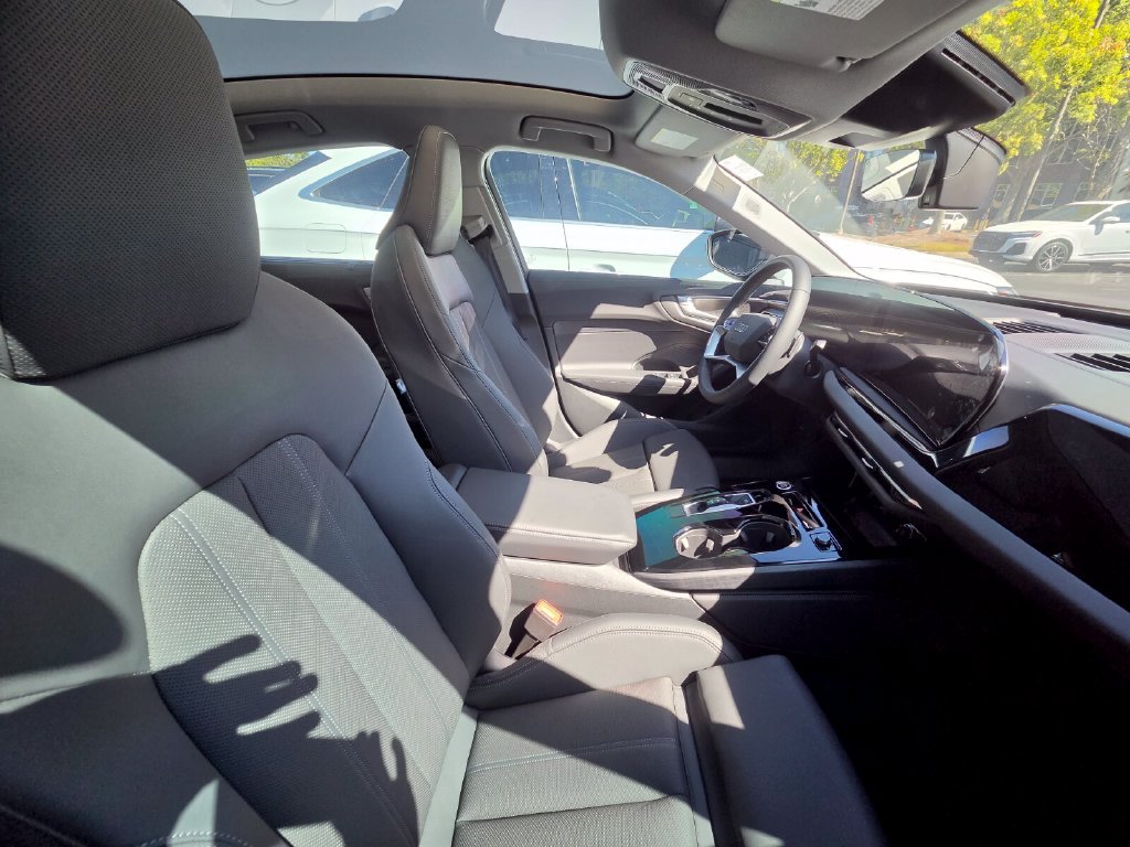 Used 2018 Audi Q5 2.0T Premium Plus w/ Premium Plus Package AWD/4WD image 11