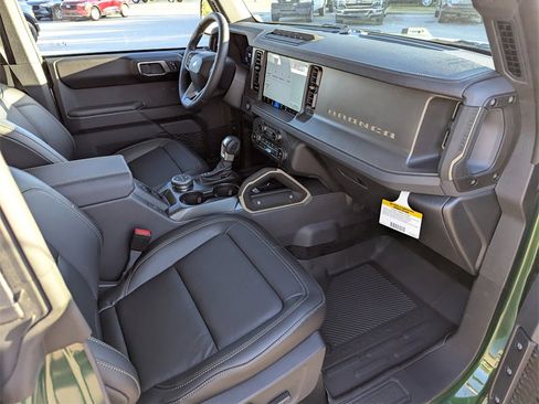 New 2025 Ford Bronco Badlands image 32