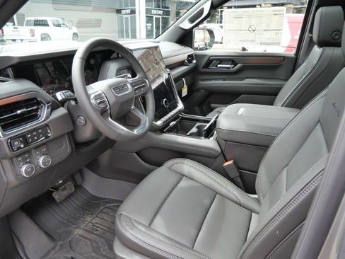 New 2026 GMC Yukon Denali w/ Sun & Power Step Package AWD/4WD image 44