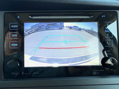 Used 2017 Toyota Sienna SE Premium image 40