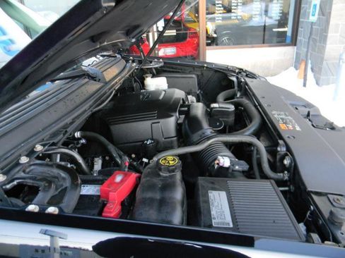 Used 2014 Cadillac Escalade Premium image 26