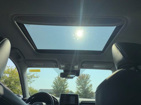 Used 2019 Toyota RAV4 Limited w/ Cold Weather Package image 21