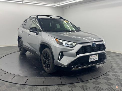 Used 2023 Toyota RAV4 XSE AWD/4WD image 4