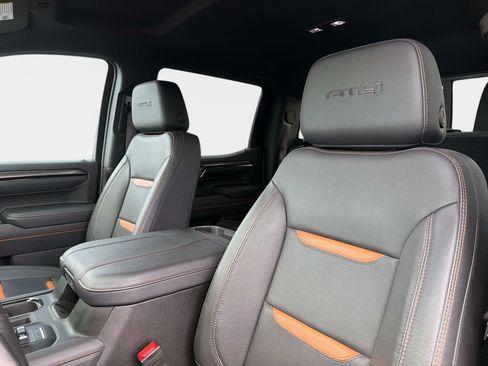 Used 2025 GMC Sierra 1500 AT4 w/ AT4 Premium Package AWD/4WD image 32