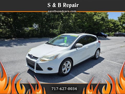 Used 2013 Ford Focus SE w/ SE Winter Pkg FWD image 1