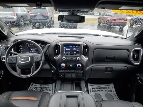 Used 2022 GMC Sierra 2500 AT4 w/ AT4 Preferred Package image 17