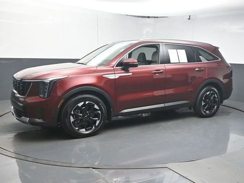 Used 2025 Kia Sorento S FWD image 4