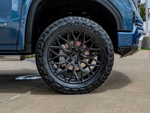 Used 2025 GMC Sierra 1500 Denali Ultimate AWD/4WD image 12