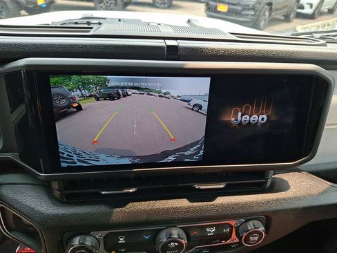 Certified 2025 Jeep Wrangler Unlimited Sport AWD/4WD image 17