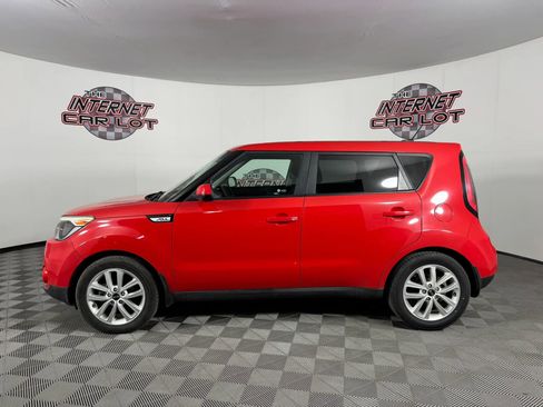 Used 2017 Kia Soul + FWD image 4